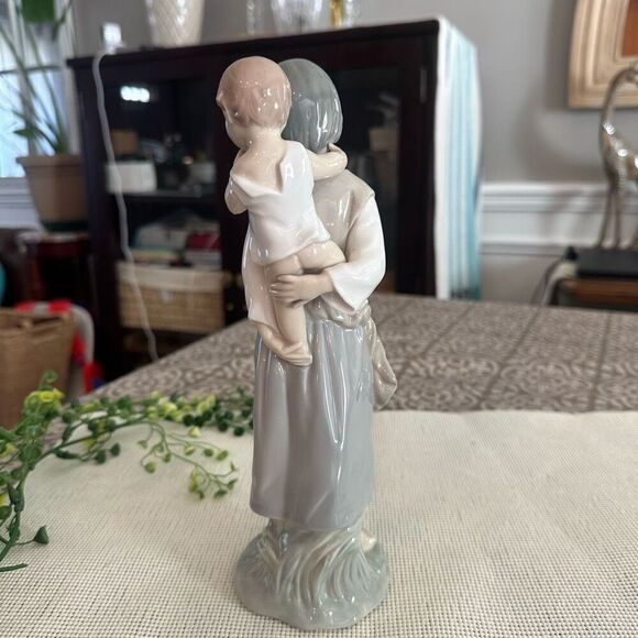 Lladro Porcelain Figurine Gypsy Girl with Brother Piggy Back Ride Vintage - Picture 4 of 9